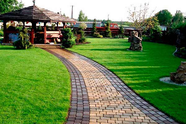 Какая тротуарная плитка лучше вибропрессованнная или вибролитая