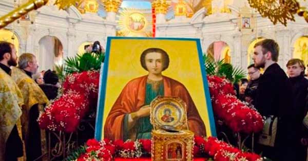 9 серпня – святого великомученика і цілителя Пантелеймона 9 серпня – святого великомученика і цілителя Пантелеймона