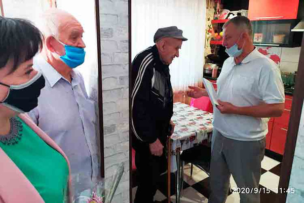 Міський голова відвідав учасників бойових дій Другої світової війни