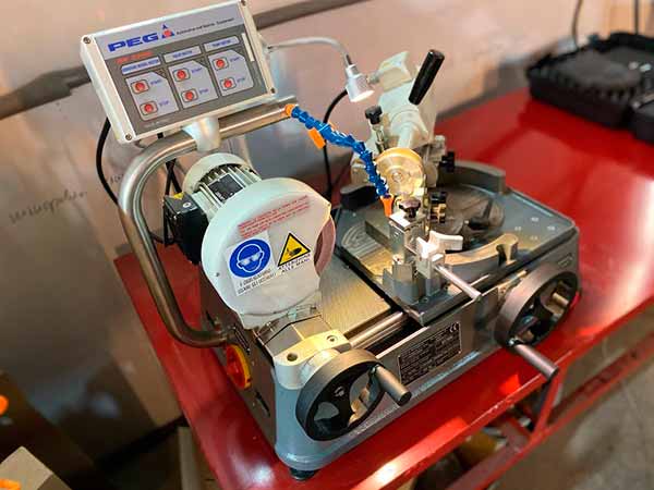 Станок для ремонта головки блока цилиндров Rossi&Kramer