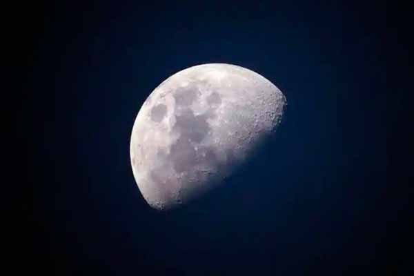 китайський зонд «Чан'е-5» здійснив успішну посадку на Місяць