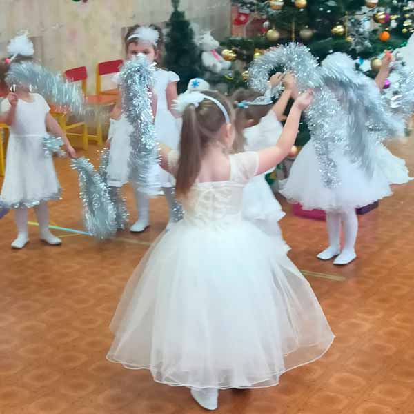 ДНЗ «Веселка»: Святкувати нам вже час, з Новим Роком, друзі, вас!