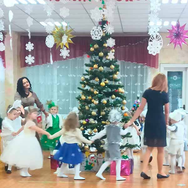 ДНЗ «Веселка»: Святкувати нам вже час, з Новим Роком, друзі, вас!