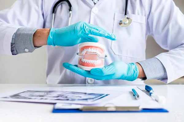 Стоматологічна клініка у Львові Symmetrica Стоматологічна клініка у Львові Symmetrica