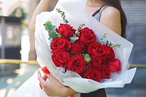 Цветы в День влюбленных с доставкой в Харькове: сюрприз обеспечен