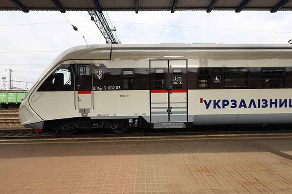 "Укрзалізниця" протестувала новий дизель-поїзд ДПКр-3-002