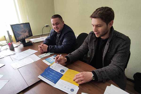 Ознайомлюємо місцеве підприємство з перевагами пробації