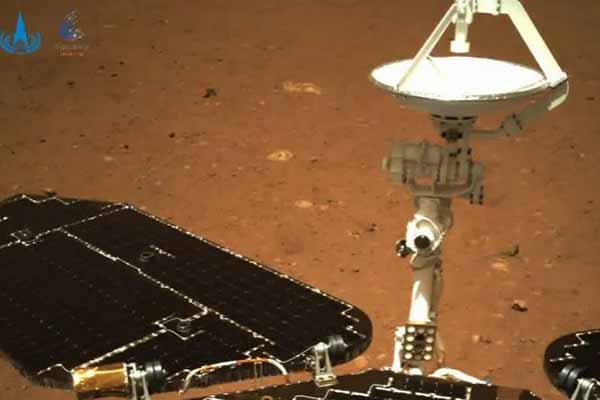 Китайський планетоход почав «підкорення» Марса