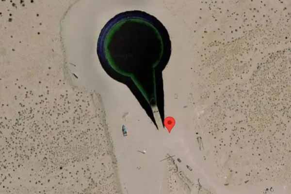 На картах Google виявлені «уламки НЛО», оточені танками