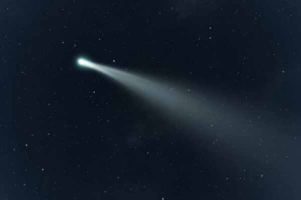 До Землі наближається найбільша в історії космічних спостережень комета
