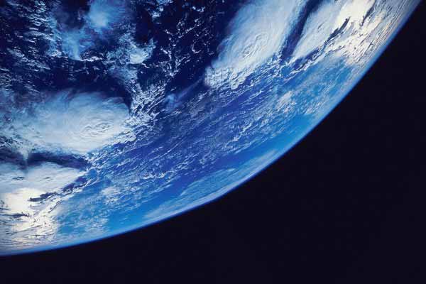 NASA повідомило про зміщенні осі обертання Землі
