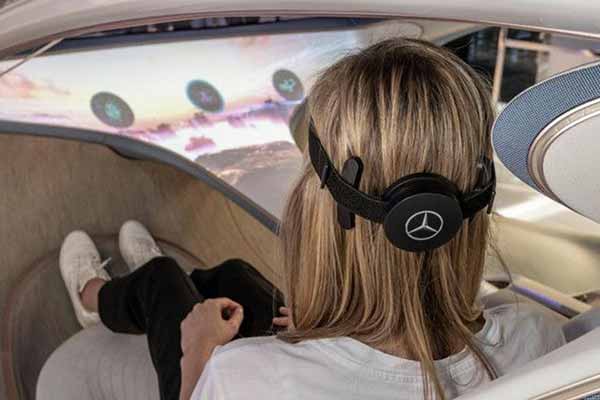 Нова технологія від <b>Mercedes</b> дозволить управляти автомобілем за допомогою думки 