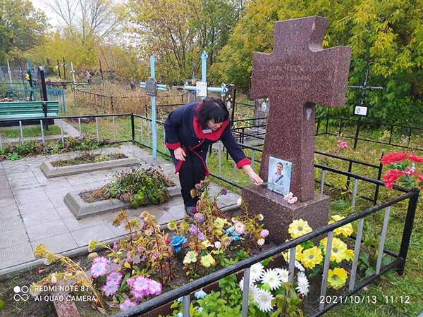 Напередодні свята в Гребінківській громаді вшанували пам'ять загиблих Напередодні свята в Гребінківській громаді вшанували пам'ять загиблих