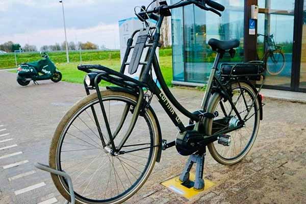 Система Tiler tech заряджає електровелосипеди по бездротовій мережі