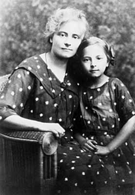 Мама Ольга Петлюра (Більська) з донькою Лесею