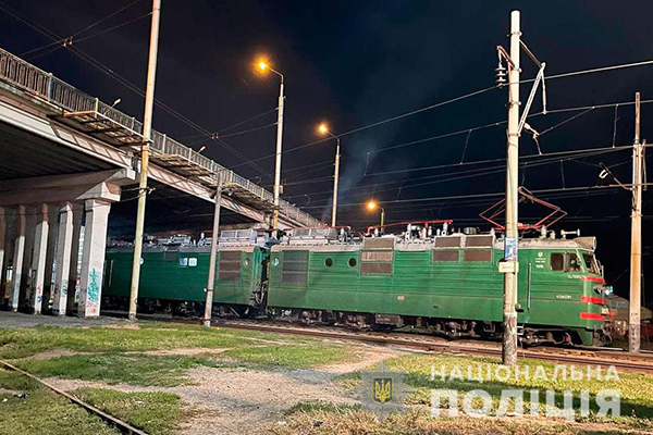 На Полтавщині маневровий локомотив збив на смерть невідому жінку