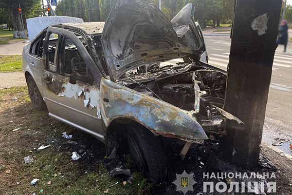 Після ДТП на Полтавщині загорівся автомобіль, водій доставлений до лікарні (ФОТО)