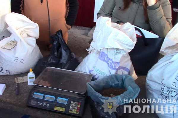 Тютюн, який намагалися реалізувати без документів на Полтавщині