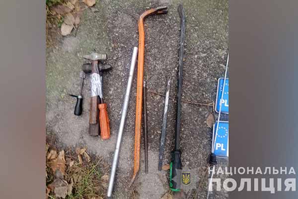 На Полтавщині затримали крадіїв платіжних терміналів IBox