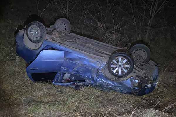 На Полтавщині автомобіль перекинувся у кювет: водій загинув