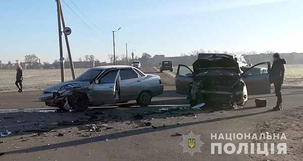 На перехресті у Гадячі не розминулись ВАЗ та Renault