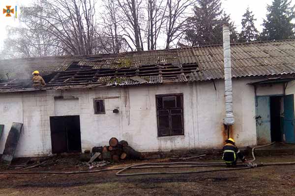 На Лубенщині згоріла будівля магазина