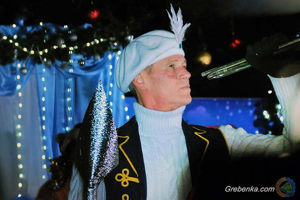 У Гребінці засяяла новорічна ялинка