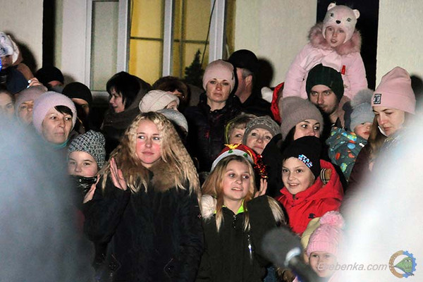 У Гребінці засяяла новорічна ялинка