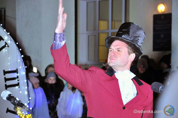 У Гребінці засяяла новорічна ялинка