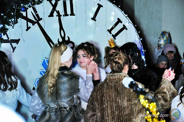 У Гребінці засяяла новорічна ялинка