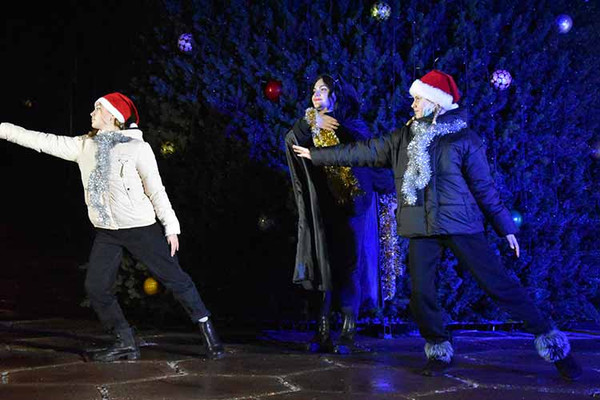 У Пирятині засяяла головна ялинка