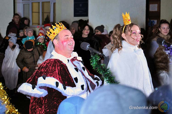 У Гребінці засяяла новорічна ялинка