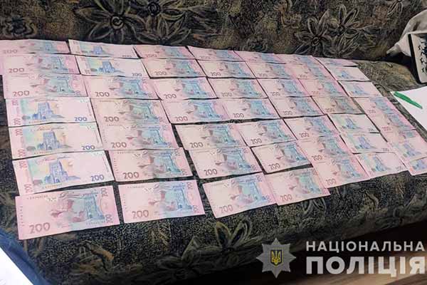 На Полтавщині затримали військового комісара на хабарі