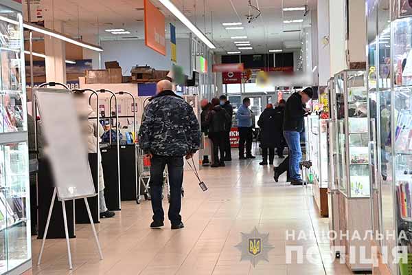 Нападника, який 5-го лютого убив чоловіка в торгівельному центрі Полтави, суд взяв під варту