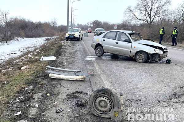66-річний водій «Daewoo» врізався в електроопору