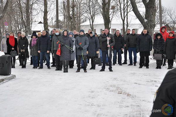 У Гребінці з нагоди Дня Соборності України відбулося покладання квітів