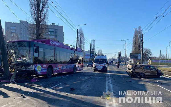 На Полтавщині тролейбус потрапив у ДТП