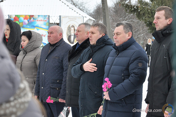 У Гребінці з нагоди Дня Соборності України відбулося покладання квітів