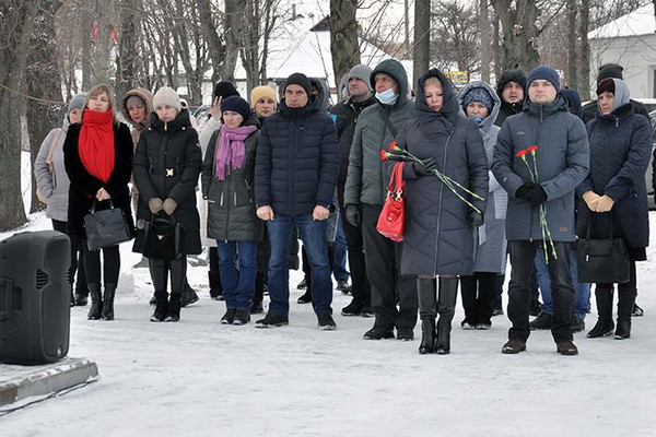 У Гребінці з нагоди Дня Соборності України відбулося покладання квітів