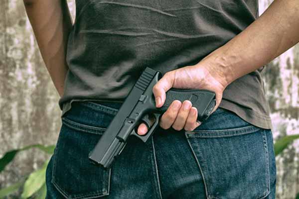 На Полтавщині чоловік понесе відповідальність за незаконне носіння бойового пістолета