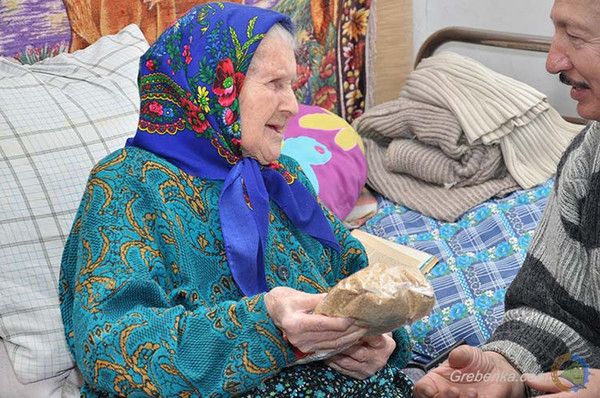Волонтери Полтавщини продовжують підтримувати людей похилого віку (ФОТО)