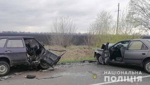 На Полтавщині поліція встановлює обставини ДТП, в якій загинув водій
