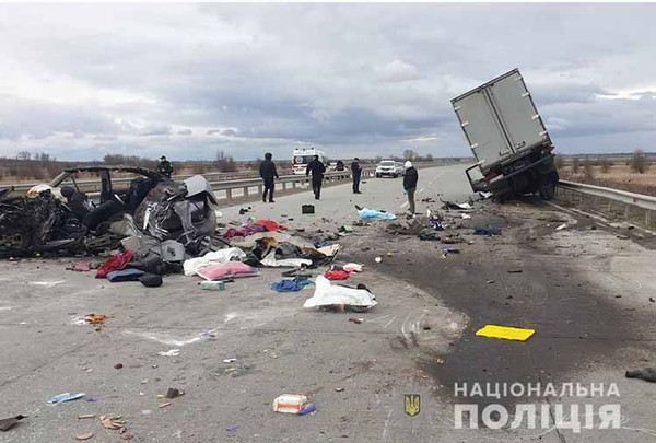 Жахлива ДТП на Полтавщині: у легковому автомобілі загинуло дві людини