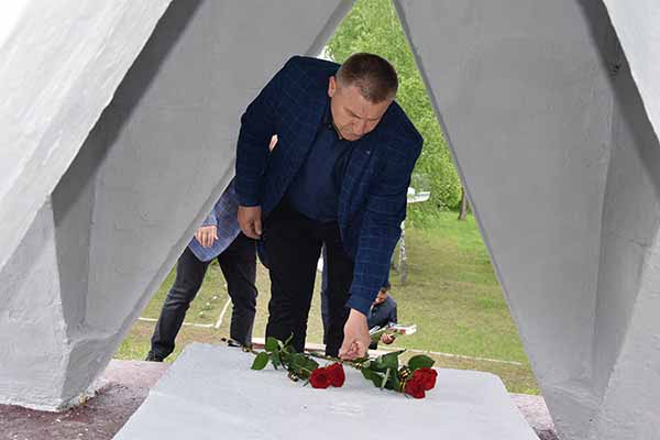 На Полтавщині вшанували пам'ять розстріляних у Пироговій Леваді (ФОТО)