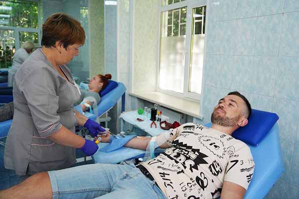 Почесних донорів Полтавщини привітали з професійним святом