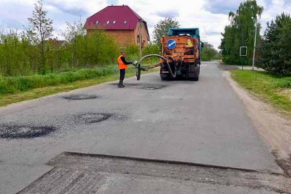У громадах Полтавщини розпочали ямковий ремонт місцевих доріг