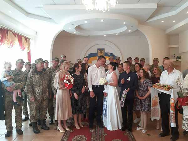 На Полтавщині одружилися волонтерка і доброволець