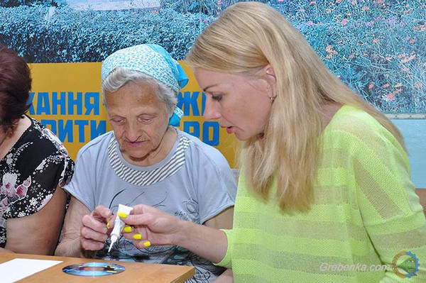 У Гребінці організували чаювання та майстер - клас до Дня друзів