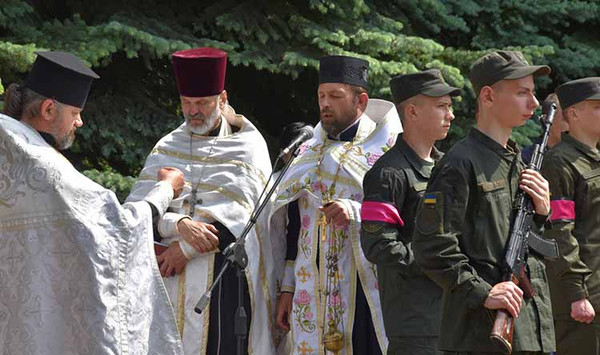 Пирятинщина попрощалася з 21-річним Ярославом Семененком