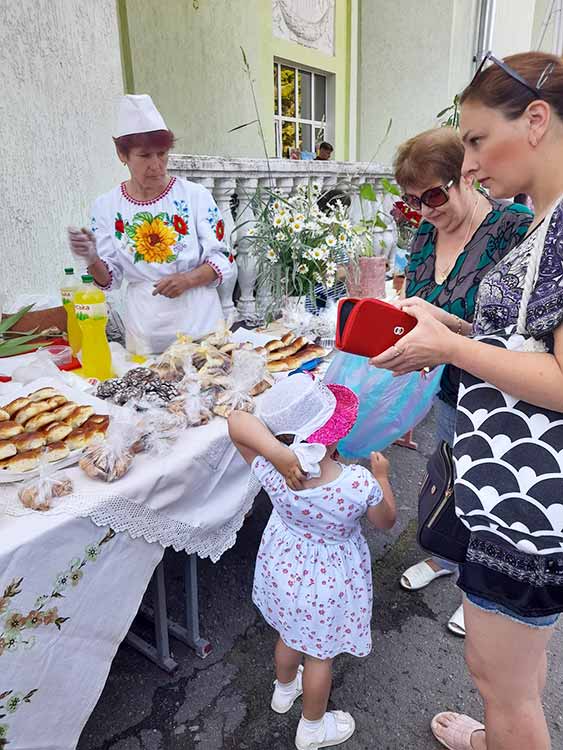Благодійний ярмарок у Гребінці на підтримку ЗСУ